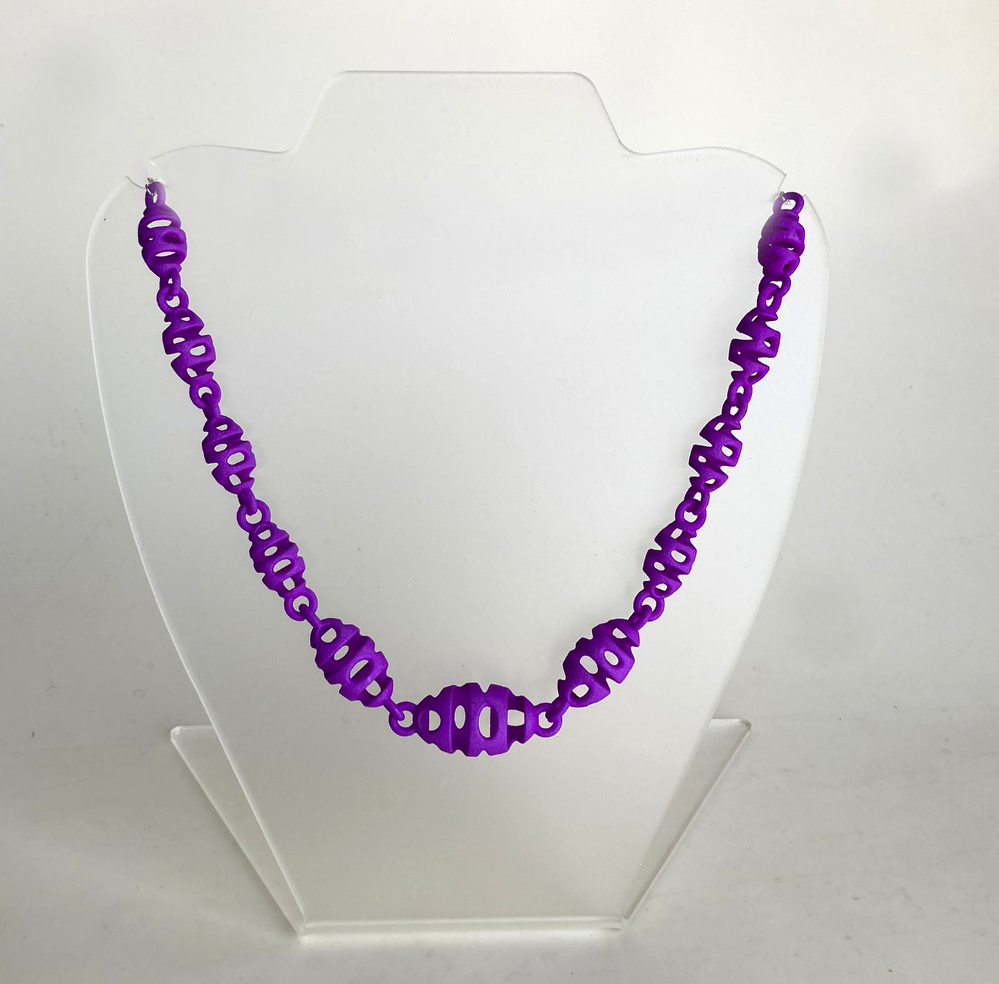 squigglium necklace